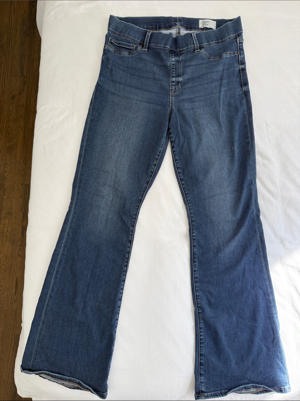 Women's Mid Wash Flare Jeans — Stretch Wide Leg